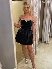 Premuim Black Velvet Sweetheart Beaded Off the Shoulder A-line Ruffle Straps A-line Short Mini Dress Homecoming Dress