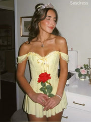 Charming Corset-style Yellow V-neck Off the Shoulder A-line Homecoming Dress Short Mini Dress With A Ruffled Hem