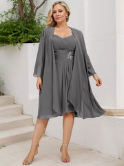 Sheath/Column Sweetheart Knee-Length Chiffon Mother of the Bride Dress With Beading Appliques Lace Sequins Pleated